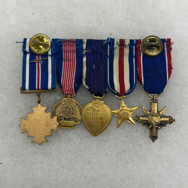 US 1950s Distinguish Service Cross Miniature Medal Rack - Image 2