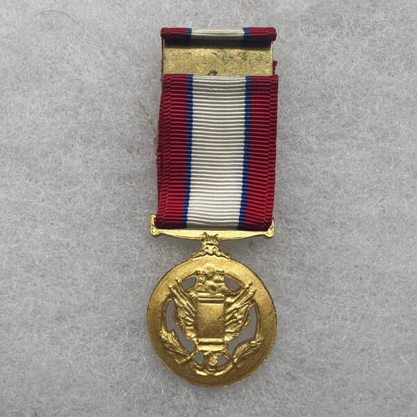 US Distinguished Service Medal Miniature - Image 2