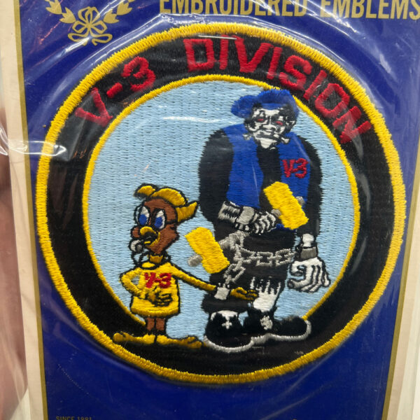 US Navy V-3 Division Patch On Gemsco Card - Image 2
