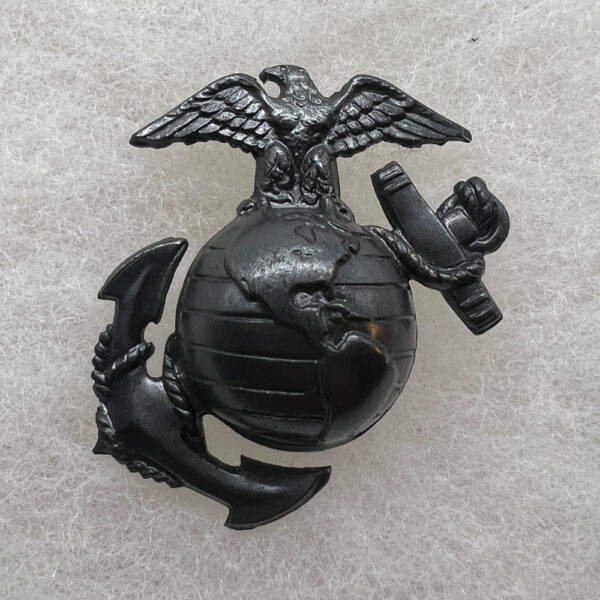 WW2 US Marine Corps Enlisted Visor Hat Badge