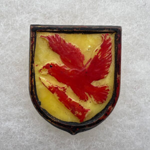 WW2 US Army 999th Field Artillery DUI Theater Made Plastic Pinback