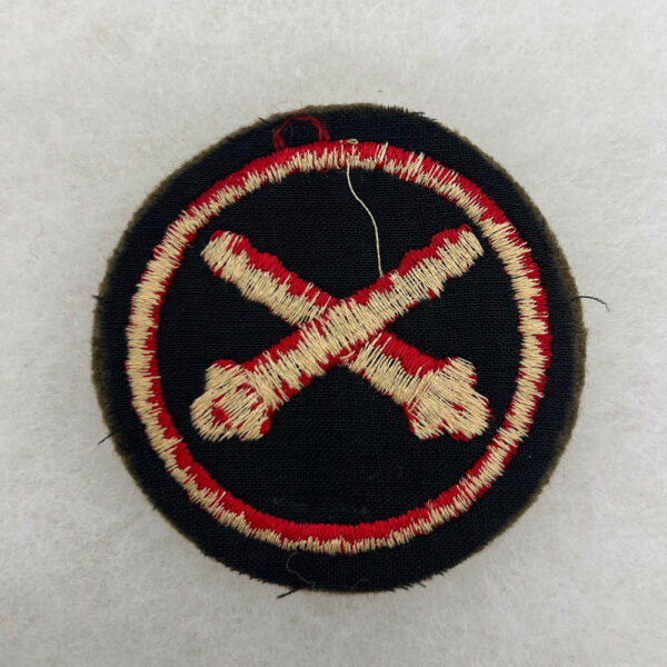 1908 US Army Coast Artillery Gun Commander Chevron Patch - Image 2