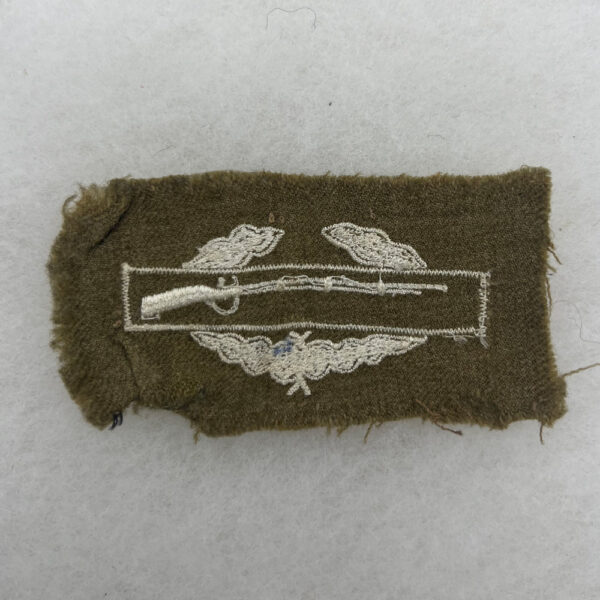 WW2 US Army Combat Infantry Badge Theater Made Cloth - Image 2