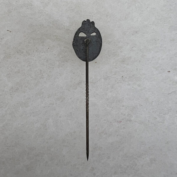WW2 German Panzer Assault Badge Silver Stick Pin - Image 3