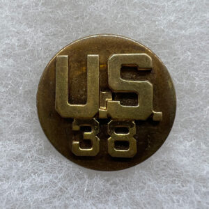 WW2 US Army 38th Regiment Enlisted Collar Disk Screwback