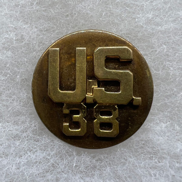 WW2 US Army 38th Regiment Enlisted Collar Disk Screwback