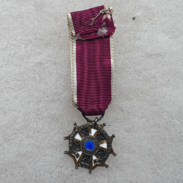 US Legion Of Merit Miniature Medal With 2 Oak Leaf Clusters - Image 4