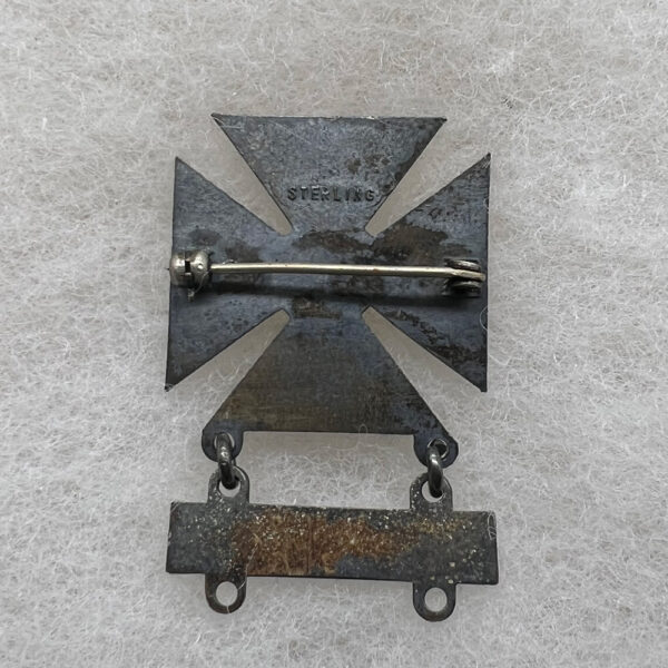WW2 US Army Marksman Badge With Field Artillery Bar Sterling - Image 2