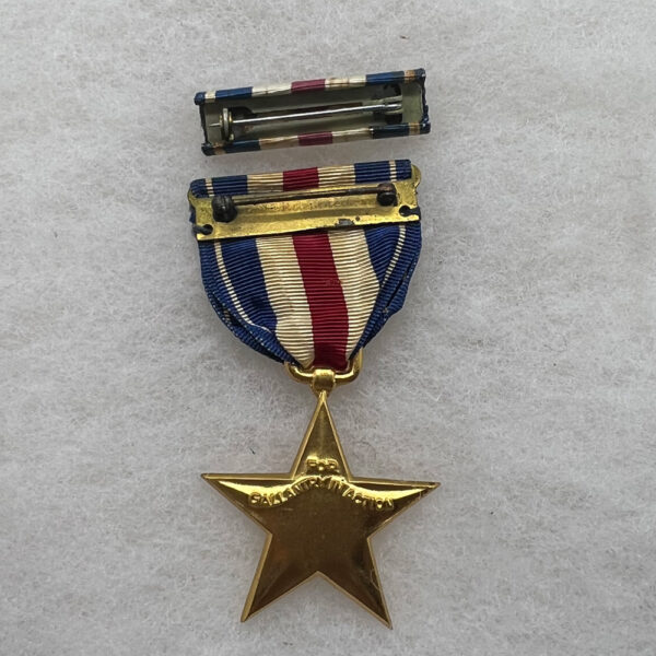 WW2 US Silver Star Medal With Ribbon Bar - Image 2