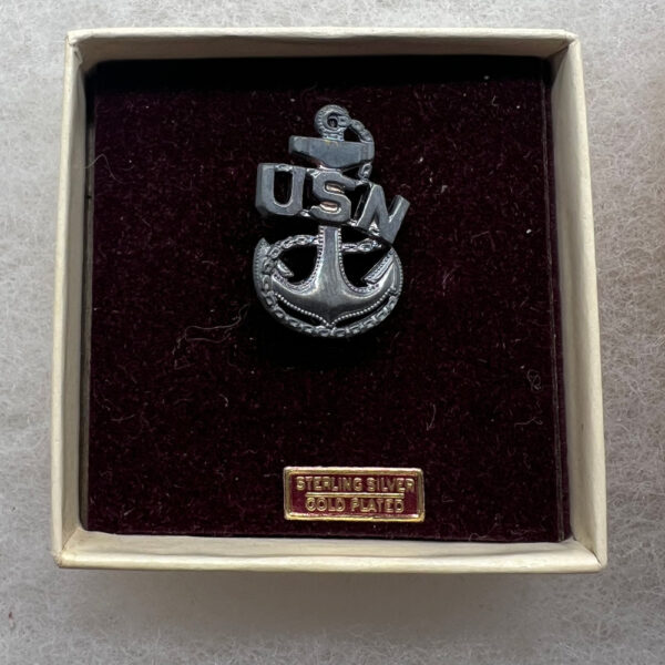 WW2 US Navy Chief Petty Officer Insignia Boxed H&H - Image 2