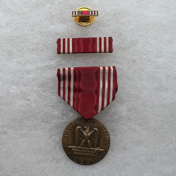 WW2 US Army Good Conduct Medal With Ribbon Bar And Lapel Pin