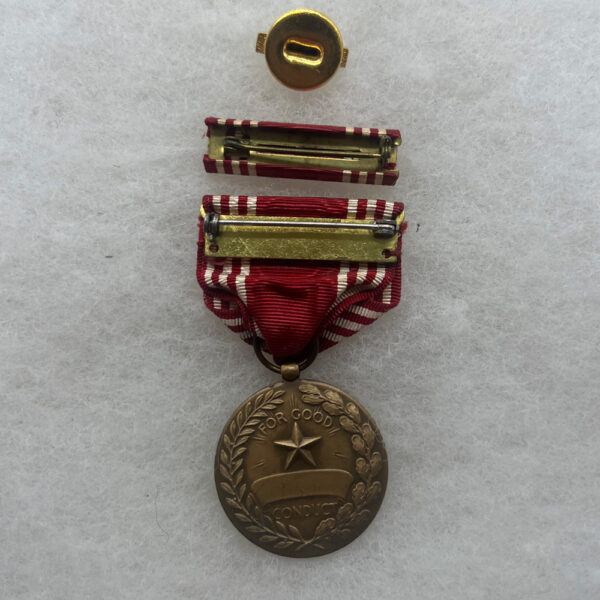 WW2 US Army Good Conduct Medal With Ribbon Bar And Lapel Pin - Image 2