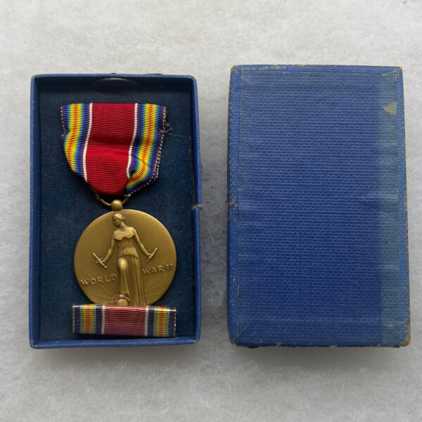 WW2 US Victory Medal Boxed With Ribbon Bar