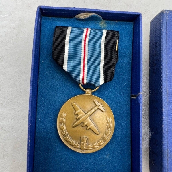 US Berlin Airlift Medal Boxed - Image 2