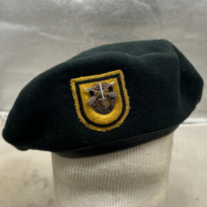 US Army 1st Special Forces Group Green Beret "Kissing Skulls" Insignia Canadian Made 1962 Size 7 1/2