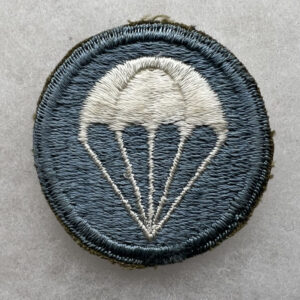WW2 US Army Airborne Parachutist Cap Patch Blue Border Variation