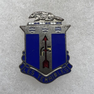 WW2 US Army 127th Infantry Regiment DUI Pinback Gemsco