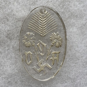 WW2 German VDA Glass Donation Badge